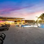 Parque La Paz Apartahotel