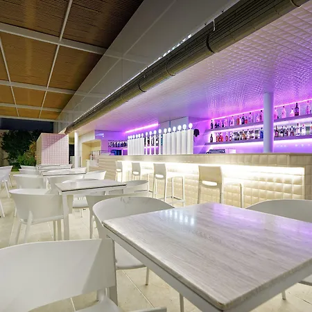 Parque La Paz 아파트호텔 4*