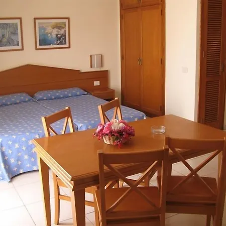 Parque La Paz 아파트호텔